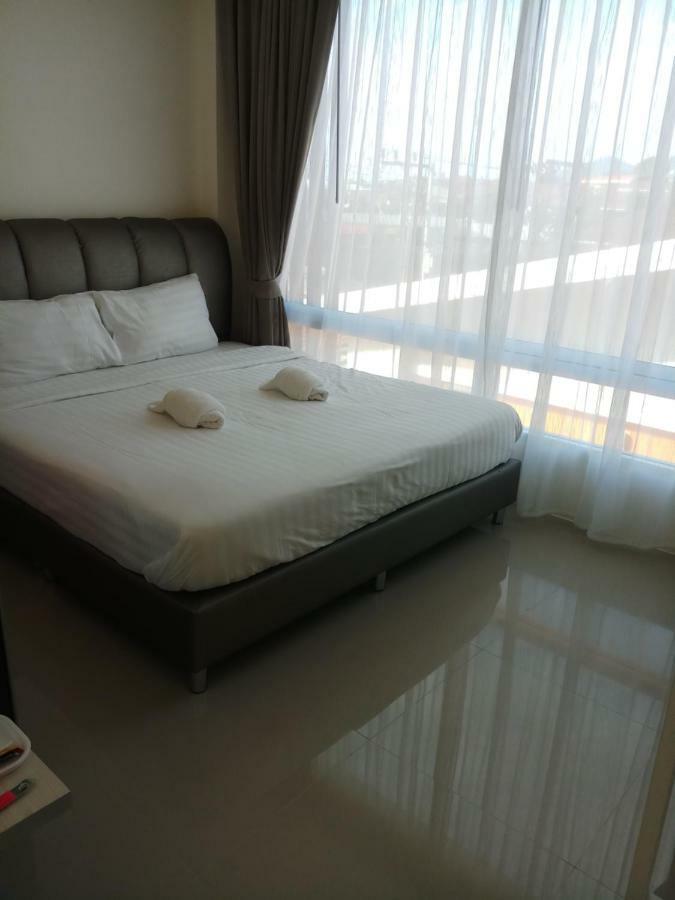 Long N Joy Samui Apartment Pantai Chaweng Luaran gambar
